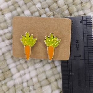 ✨️4 for 15✨️ Carrot Stud Earrings Costume Jewelry